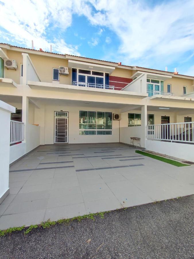 Spacious Family House At Desaru Harmonia 2 Exterior photo